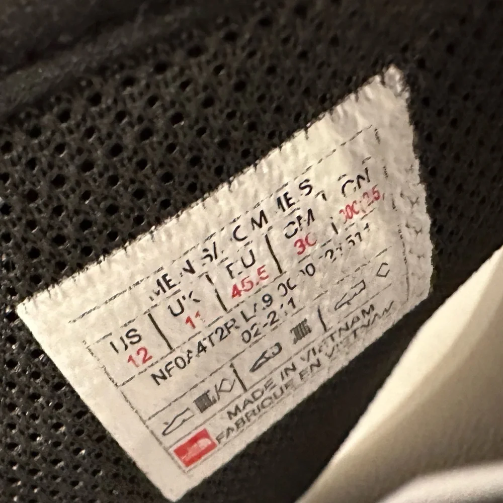 THE NORTH FACE BASE CAMP SLIDES Sandals Men’s 12 WHITE Black USA Spellout Logo